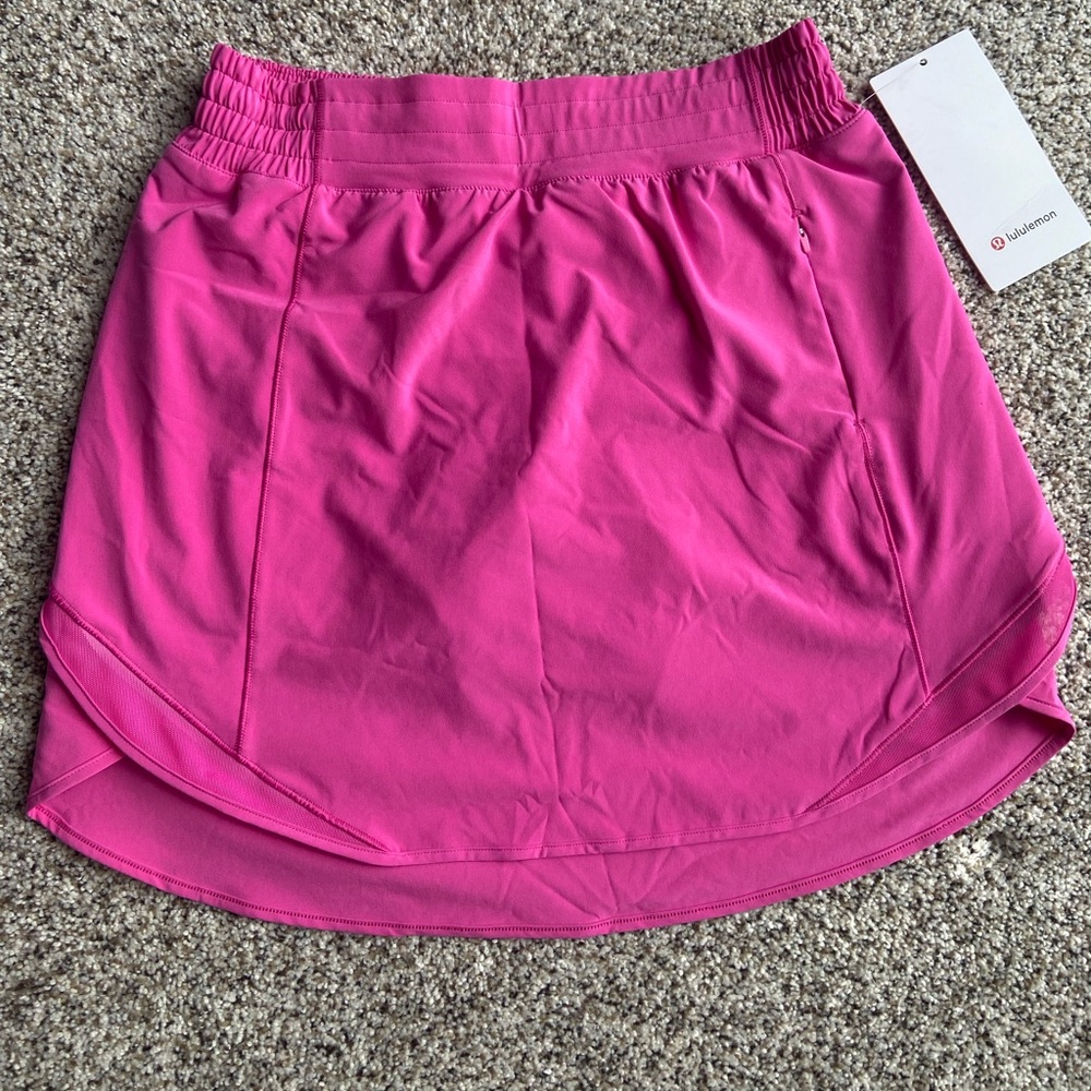 Lululemon hotty hot high rise skirt *long size 6